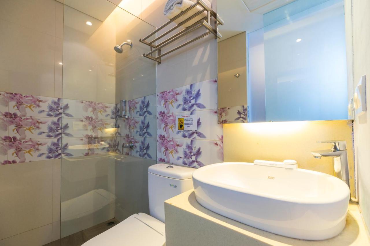 Royal City Hotel Jakarta Exterior photo