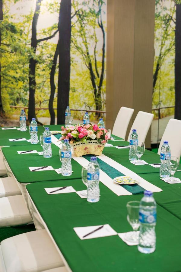 Royal City Hotel Jakarta Exterior photo